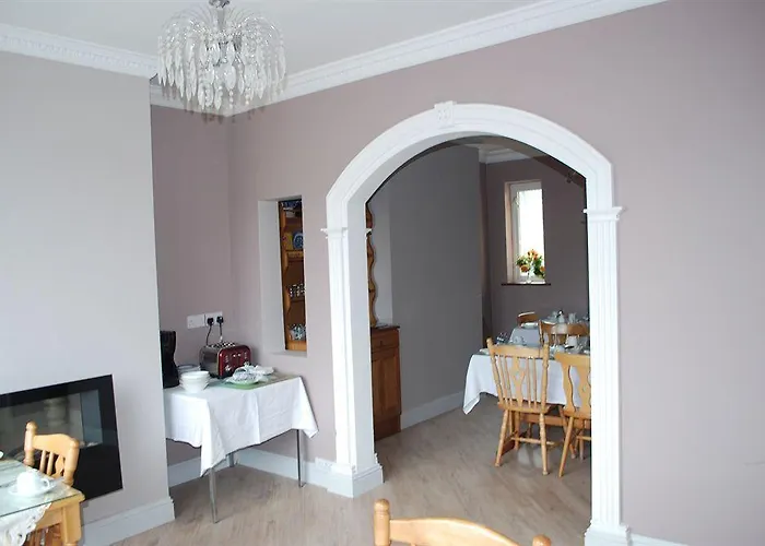 לינה וארוחת בוקר Cherry Tree קיל איירן