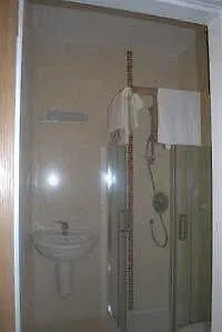 לינה וארוחת בוקר Cherry Tree קיל איירן